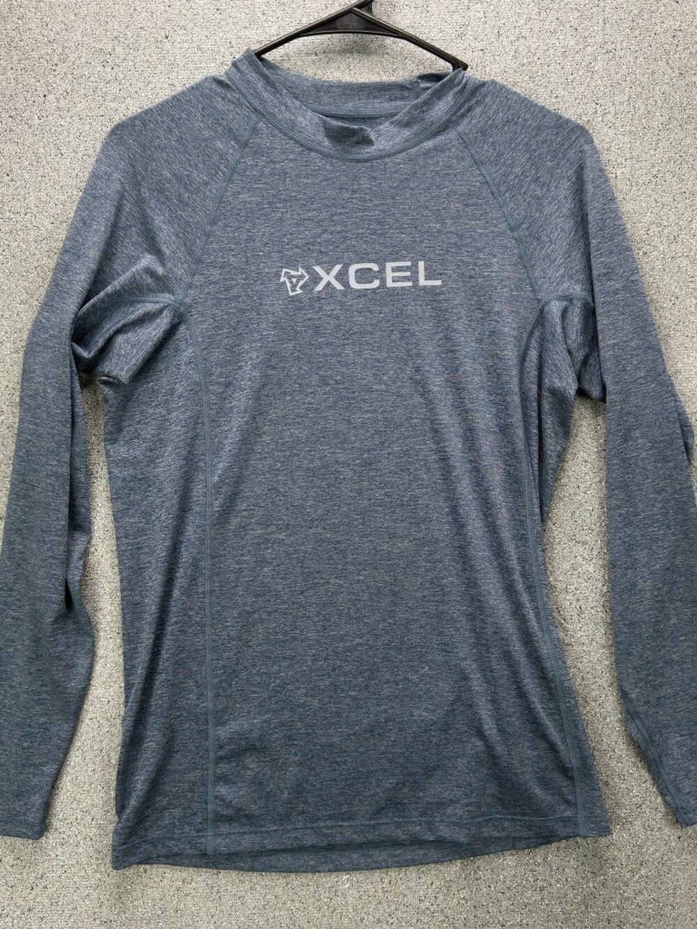 LONG SLEEVE UV RASH GUARD WOMENS L GRAY 4-WAY STRETCH SURFING WATER SPORTS XCEL